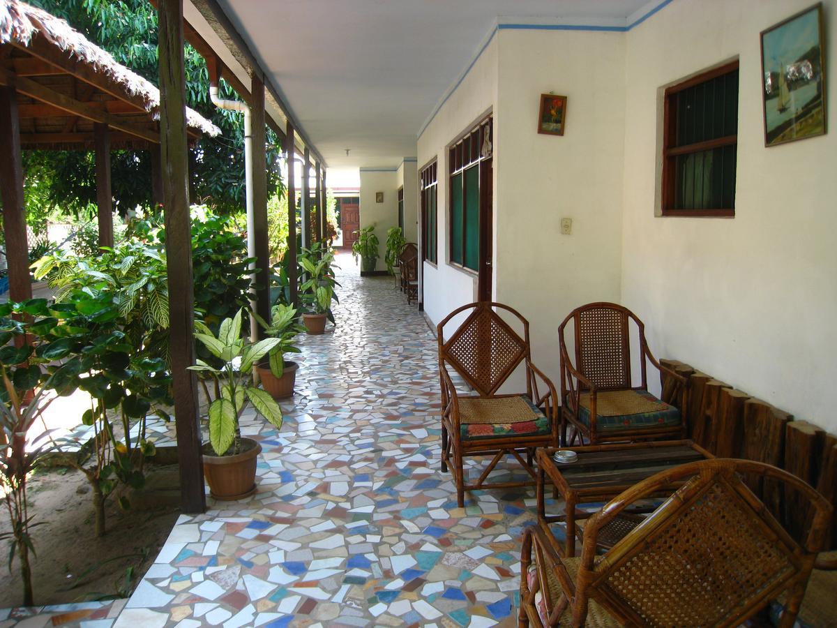 Hotel Oriental รัวเรนาบาเก ภายนอก รูปภาพ