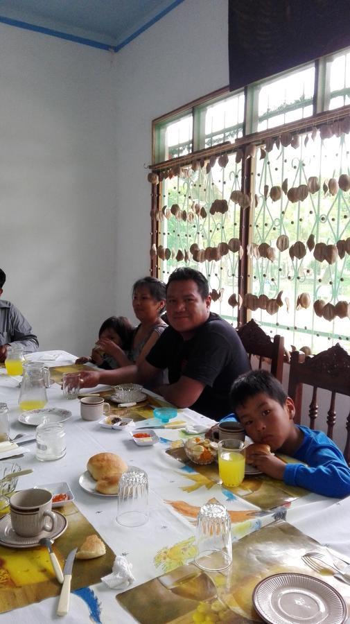 Hotel Oriental รัวเรนาบาเก ภายนอก รูปภาพ